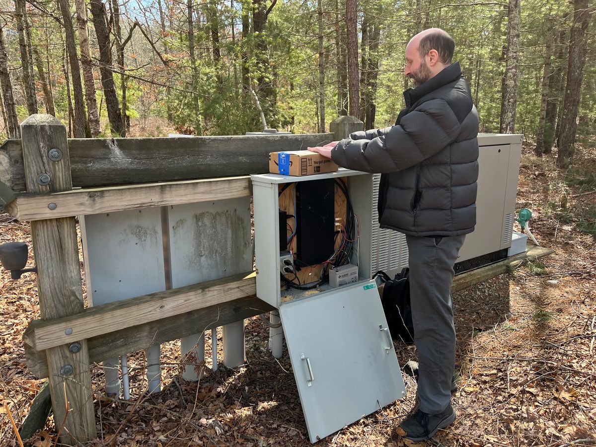 fiber hub needed a new back up battery